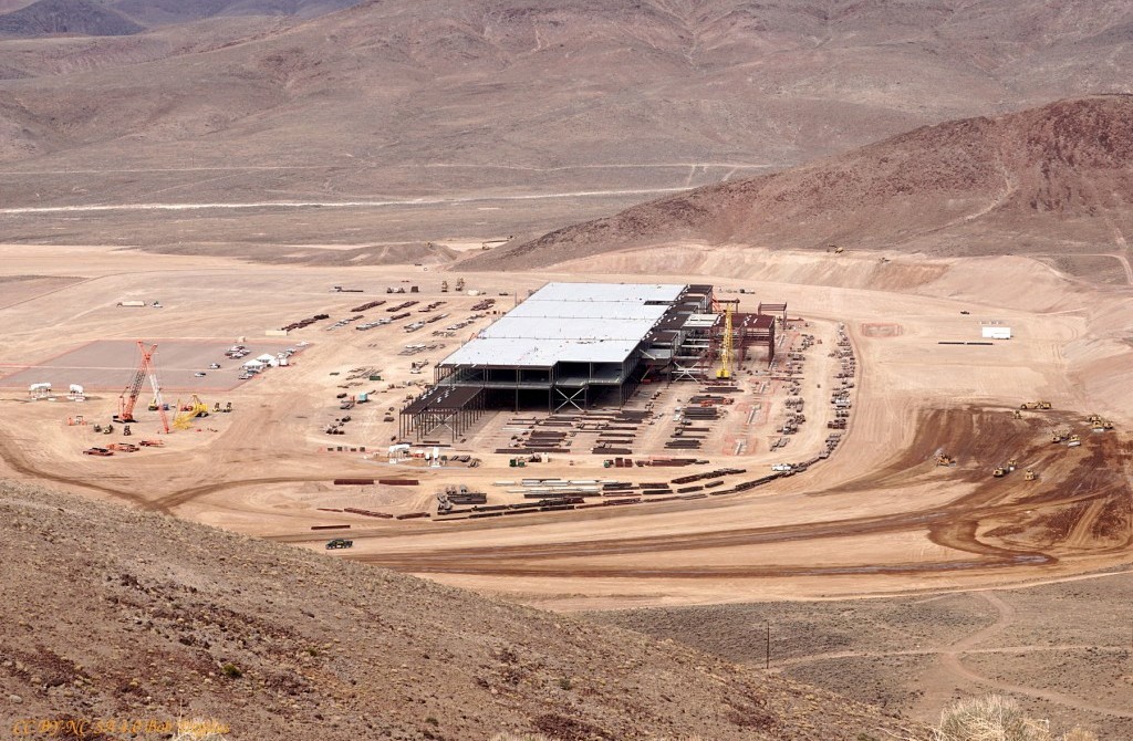 The full picture of Tesla Gigafactory at the heart of Sparks, Nevada.